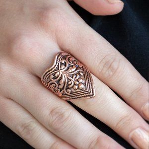 NWT Fall Into Vine copper detailed stretch ring